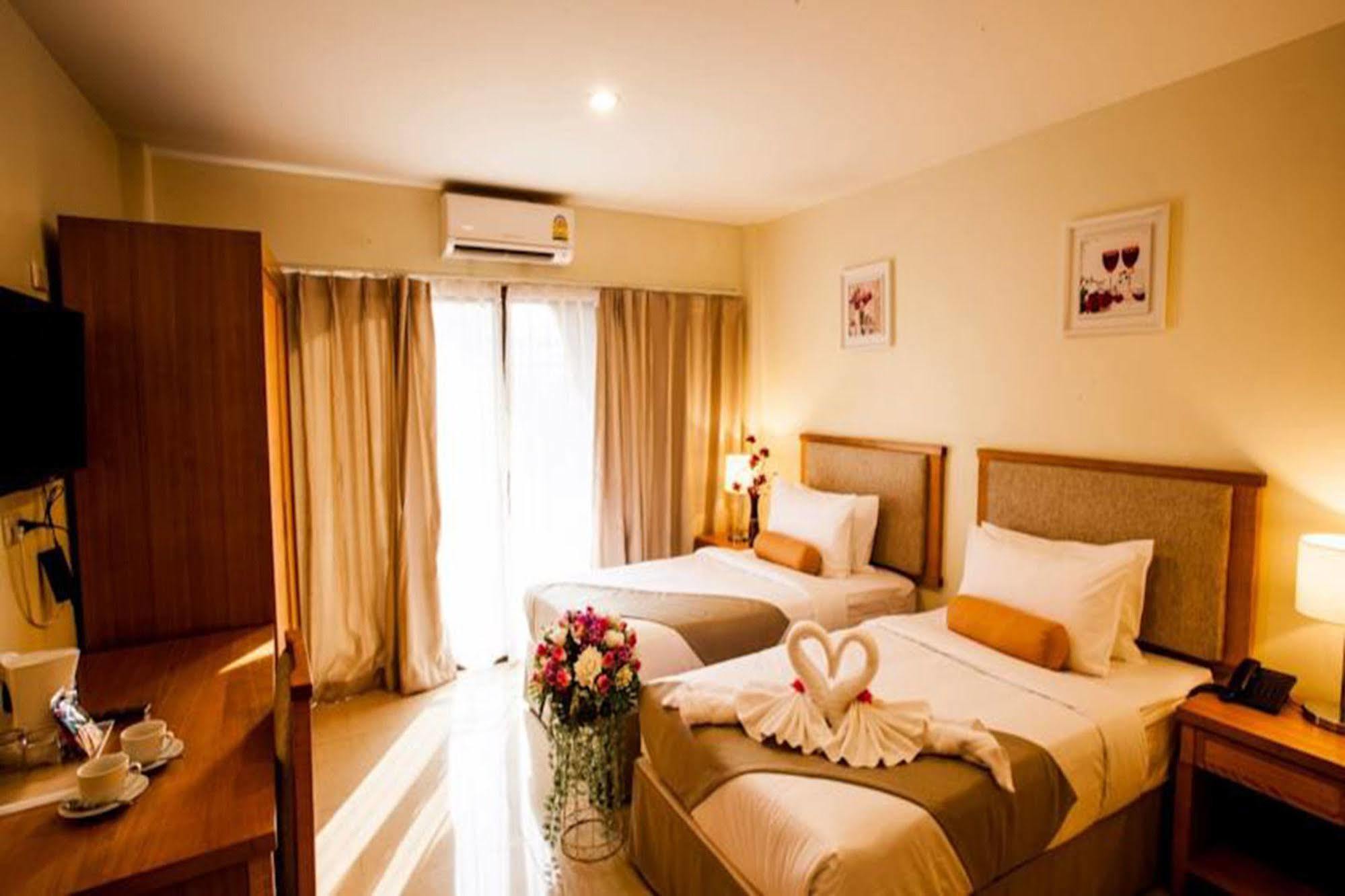 Babylon Palace Hotel Pattaya Extérieur photo